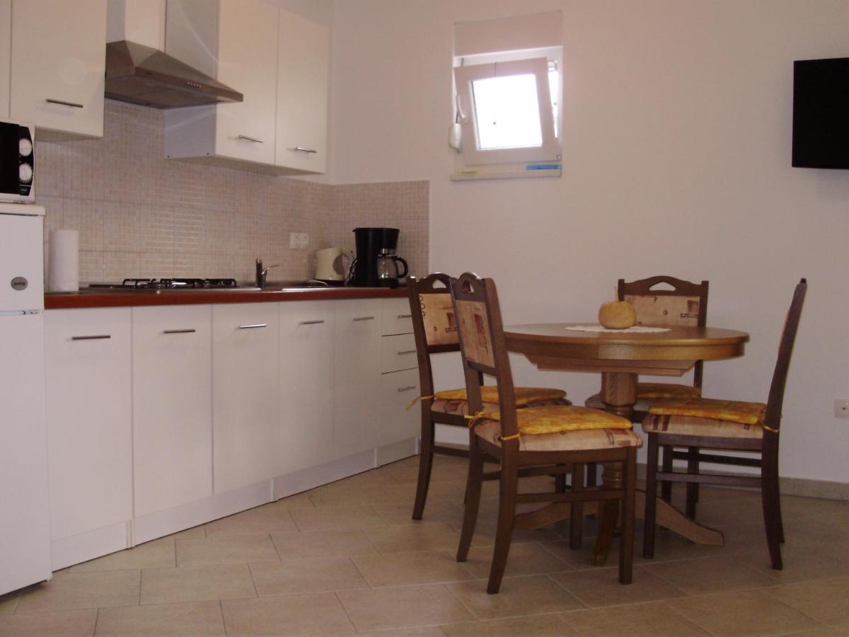 Apartments Ruzmarin Vrsi Ruang foto